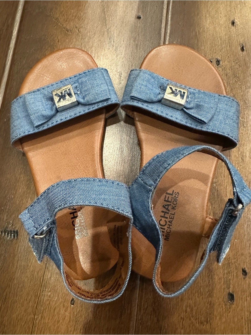 EUC Michael Kors Denim Bow Little Girls' Sandals, size 9